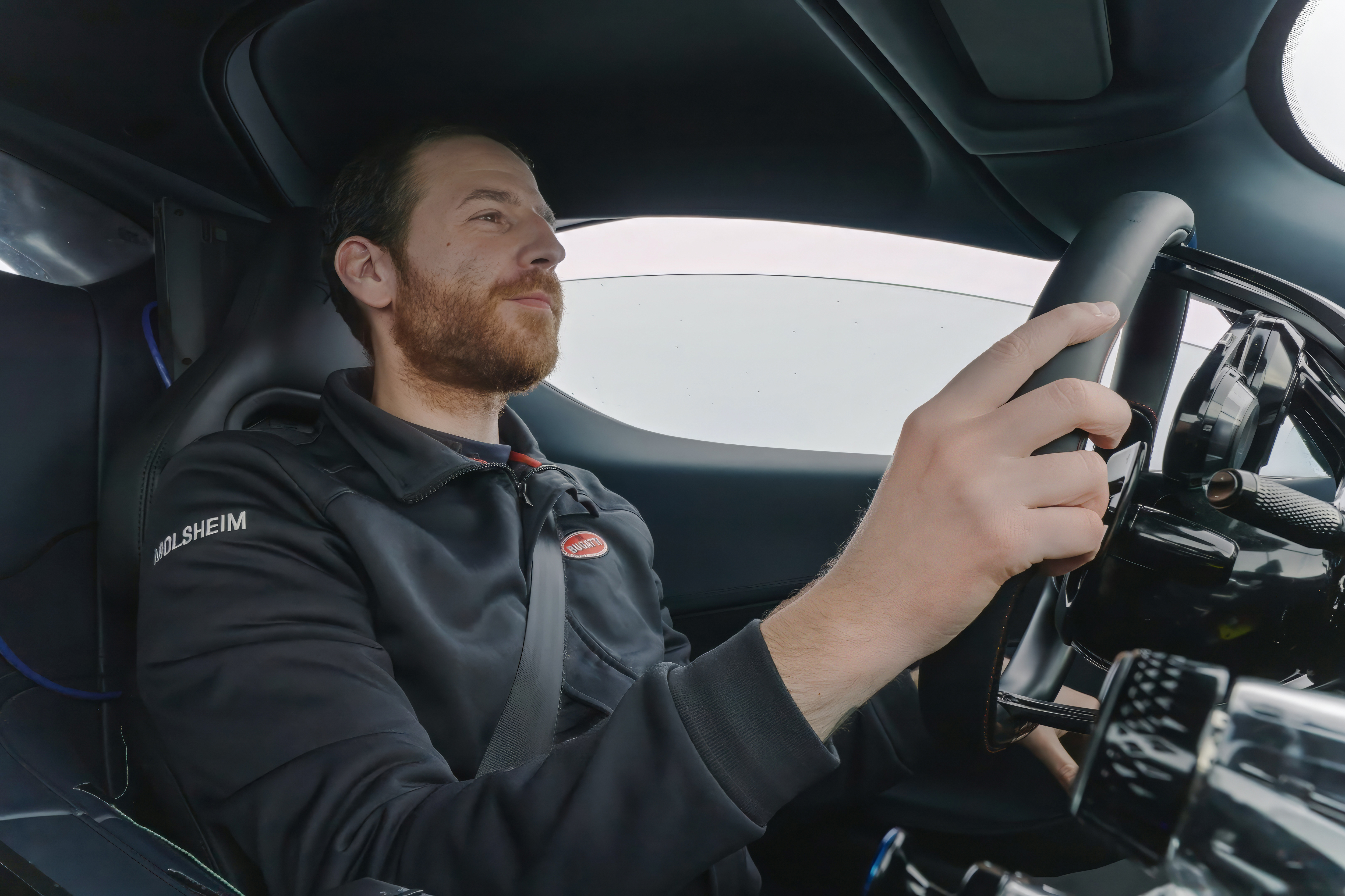 Entwicklungsfahrer Paolo Magrone zeigt in der neuen Folge von "A New Era" die Charakteristik der verschiedenen Fahrmodi des Tourbillon.